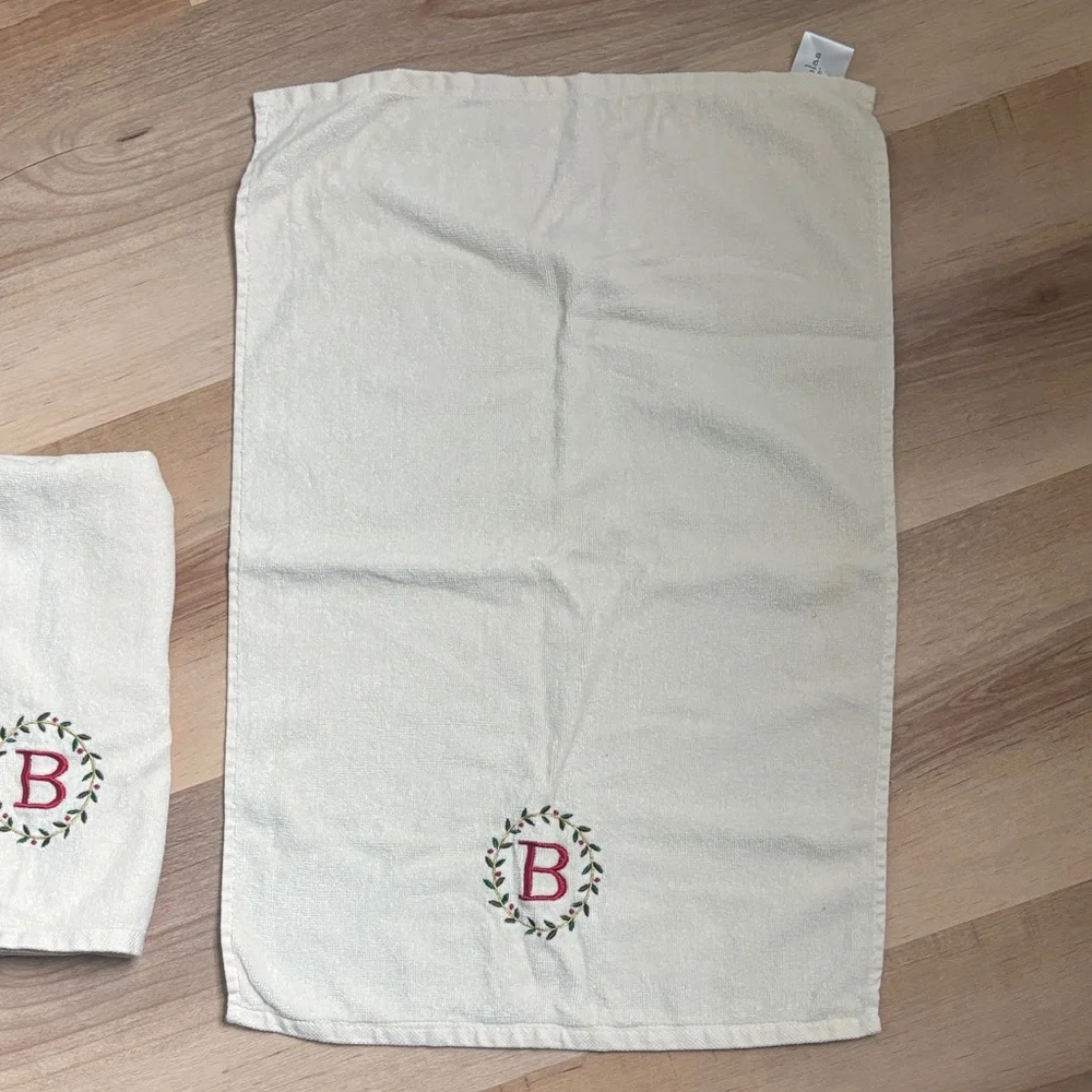 St. Nicholas Square White Off Hand Towels | B Monogram Christmas wreath holiday